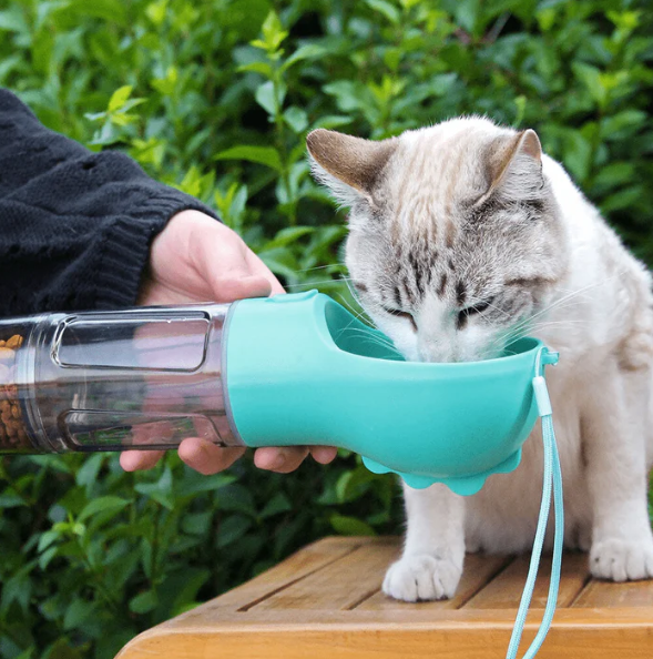 La botella para mascotas 4 en 1